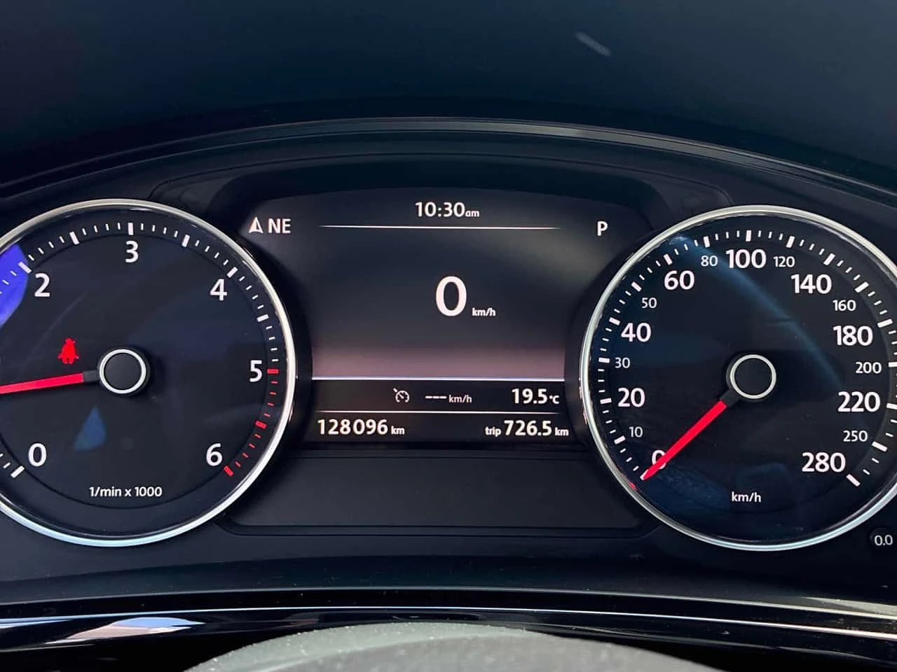 VW Touareg R LINE/TDI/�������/CARFAX/����������� | Mobile.bg � ����������� 8