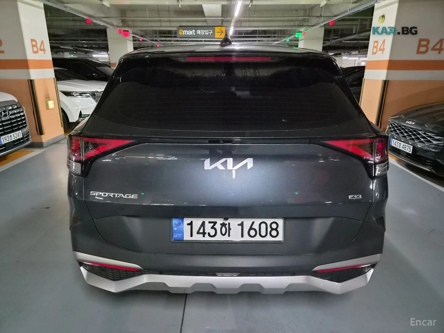 Kia Sportage 1.6 Turbo Trendy 4x4* ПОДГРЕВ* КАМЕРА* КРАЙНА ЦЕНА, снимка 4 - Автомобили и джипове - 55802399