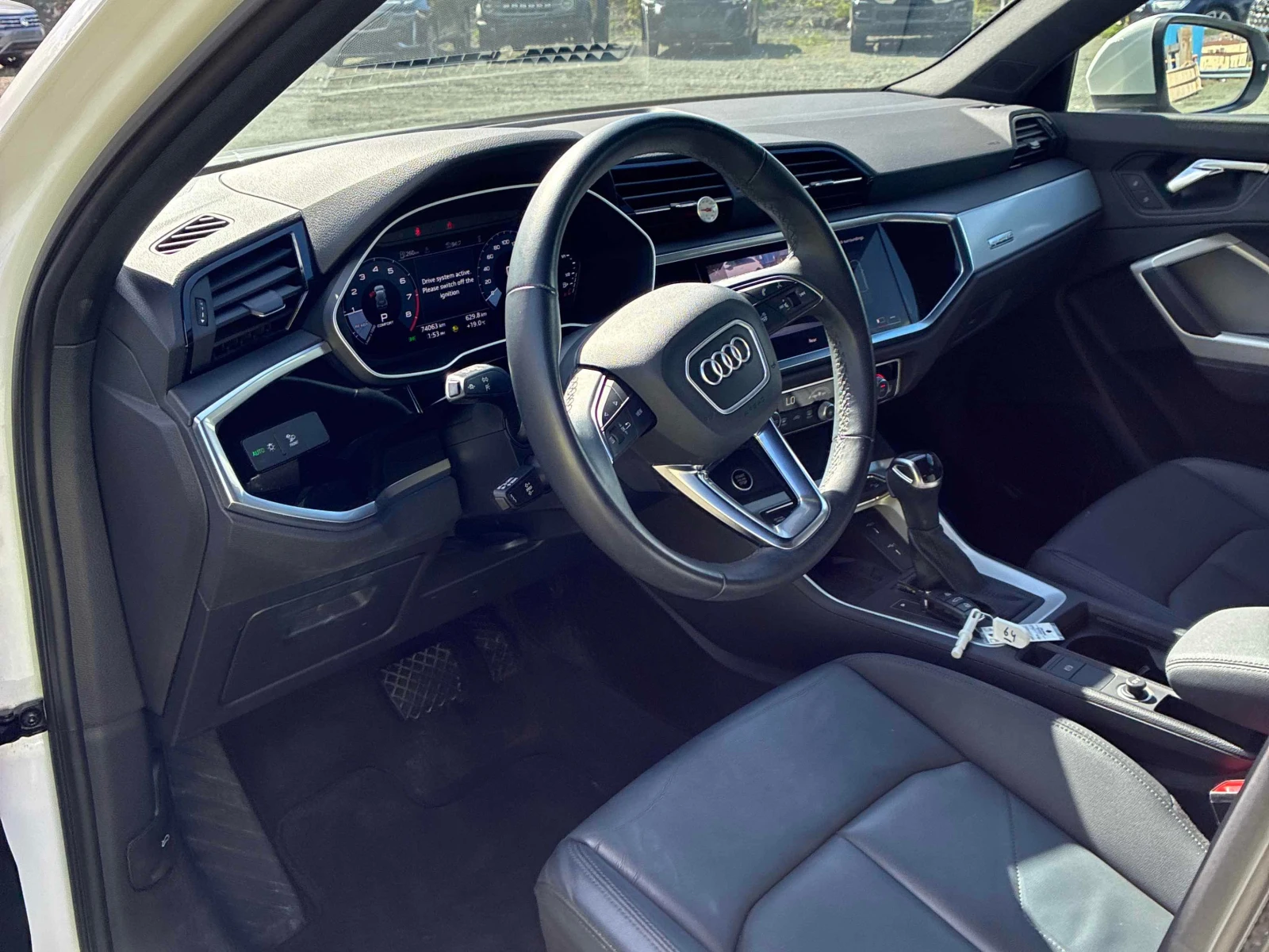 Audi Q3 * Komfort * CARFAX * БЕЗ ПЪРВОНАЧАЛНА ВНОСКА, снимка 5 - Автомобили и джипове - 56093254
