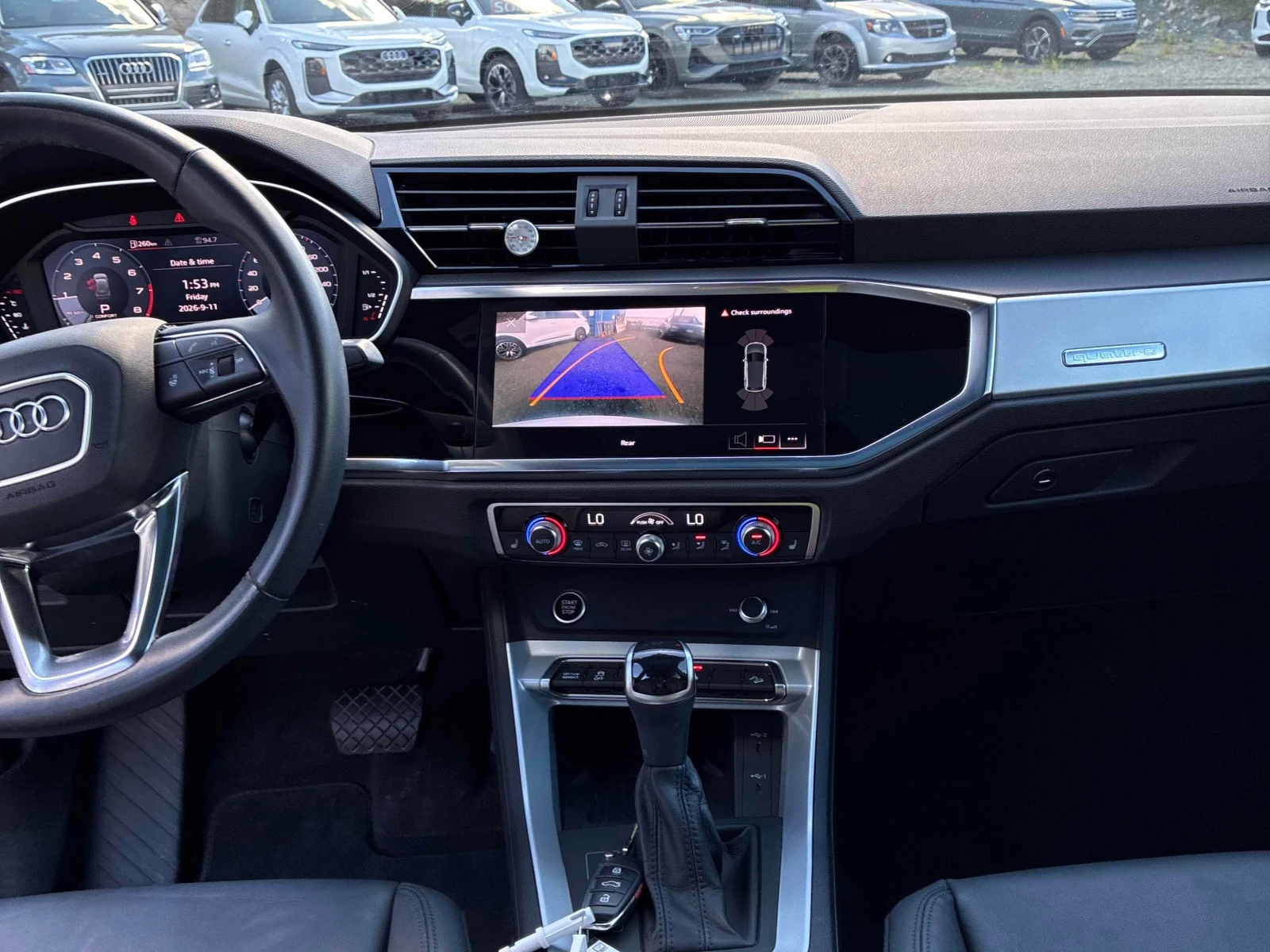 Audi Q3 * Komfort * CARFAX * БЕЗ ПЪРВОНАЧАЛНА ВНОСКА, снимка 9 - Автомобили и джипове - 56093254