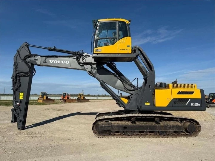 Багер Volvo EC 300 DNL Cabin Lift, снимка 2 - Индустриална техника - 53097452