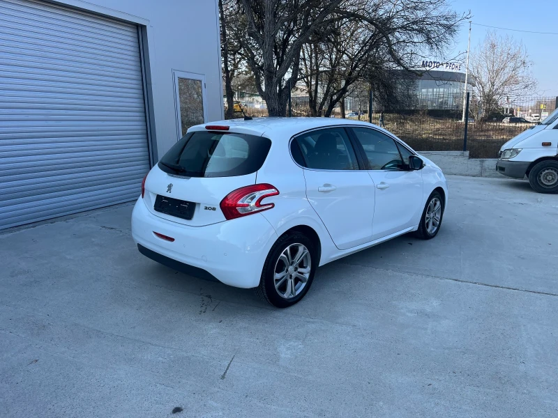 Peugeot 208 1.2 газ, снимка 8 - Автомобили и джипове - 49100803