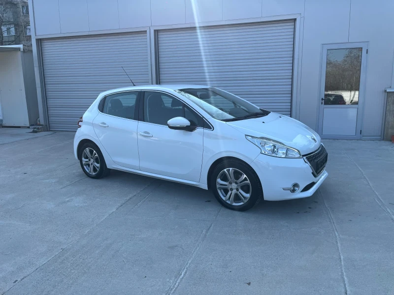 Peugeot 208 1.2 газ, снимка 9 - Автомобили и джипове - 49100803