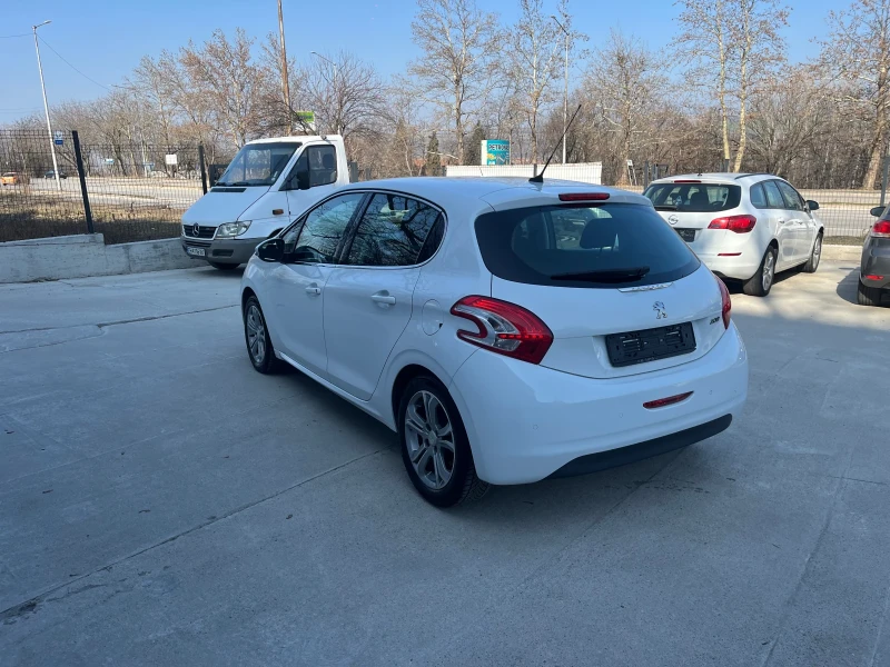 Peugeot 208 1.2 газ, снимка 7 - Автомобили и джипове - 49100803