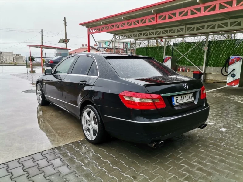 Mercedes-Benz E 220 CDI blueefficiency, снимка 4 - Автомобили и джипове - 51871592