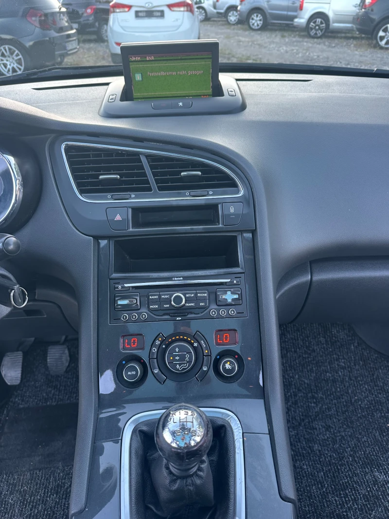 Peugeot 5008 1.6HDI 112kc PANO NAVI, снимка 12 - Автомобили и джипове - 51796069