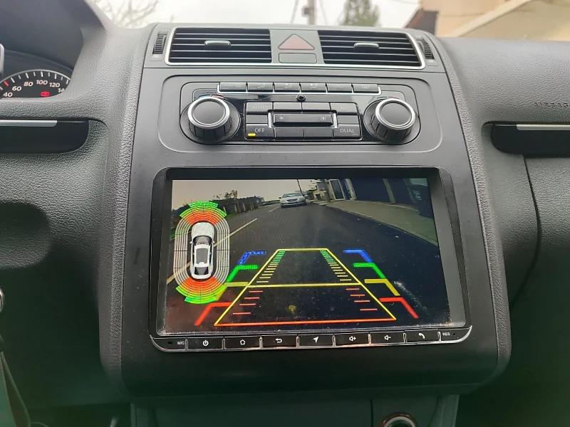 VW Touran 1.4TSI 150hp, снимка 17 - Автомобили и джипове - 52643181