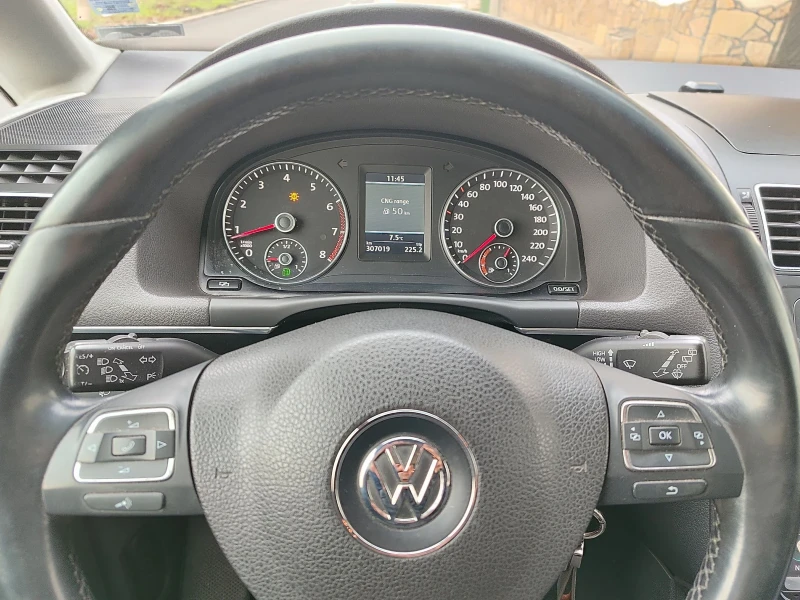 VW Touran 1.4TSI 150hp, снимка 15 - Автомобили и джипове - 52643181