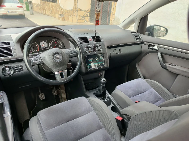VW Touran 1.4TSI 150hp, снимка 14 - Автомобили и джипове - 52643181