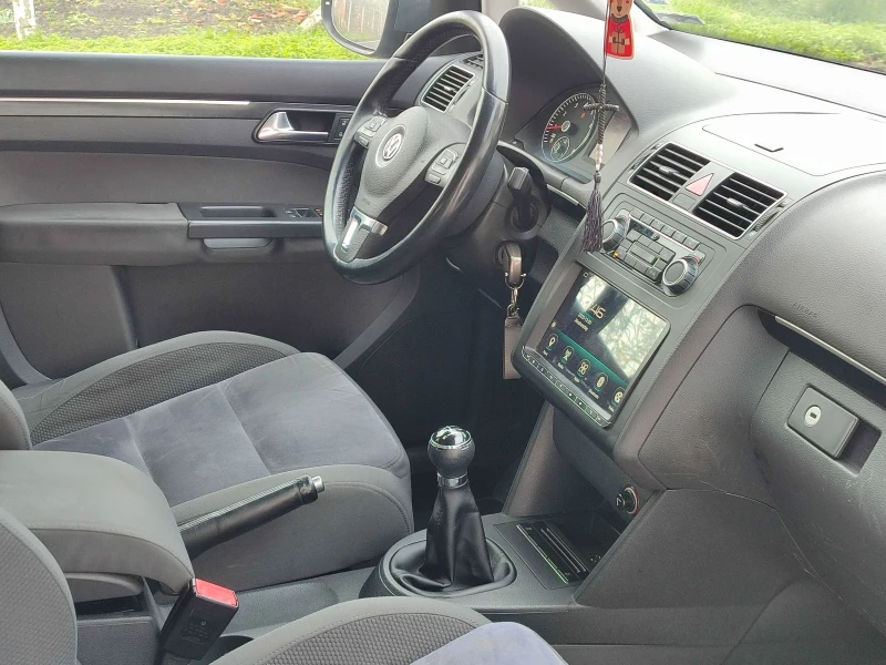 VW Touran 1.4TSI 150hp, снимка 6 - Автомобили и джипове - 52643181