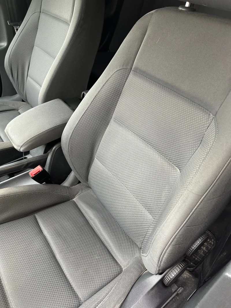 VW Golf 1.9 TDI 105, снимка 7 - Автомобили и джипове - 53236545