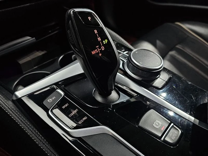 BMW 520 2.0 Automatic, снимка 12 - Автомобили и джипове - 55475654