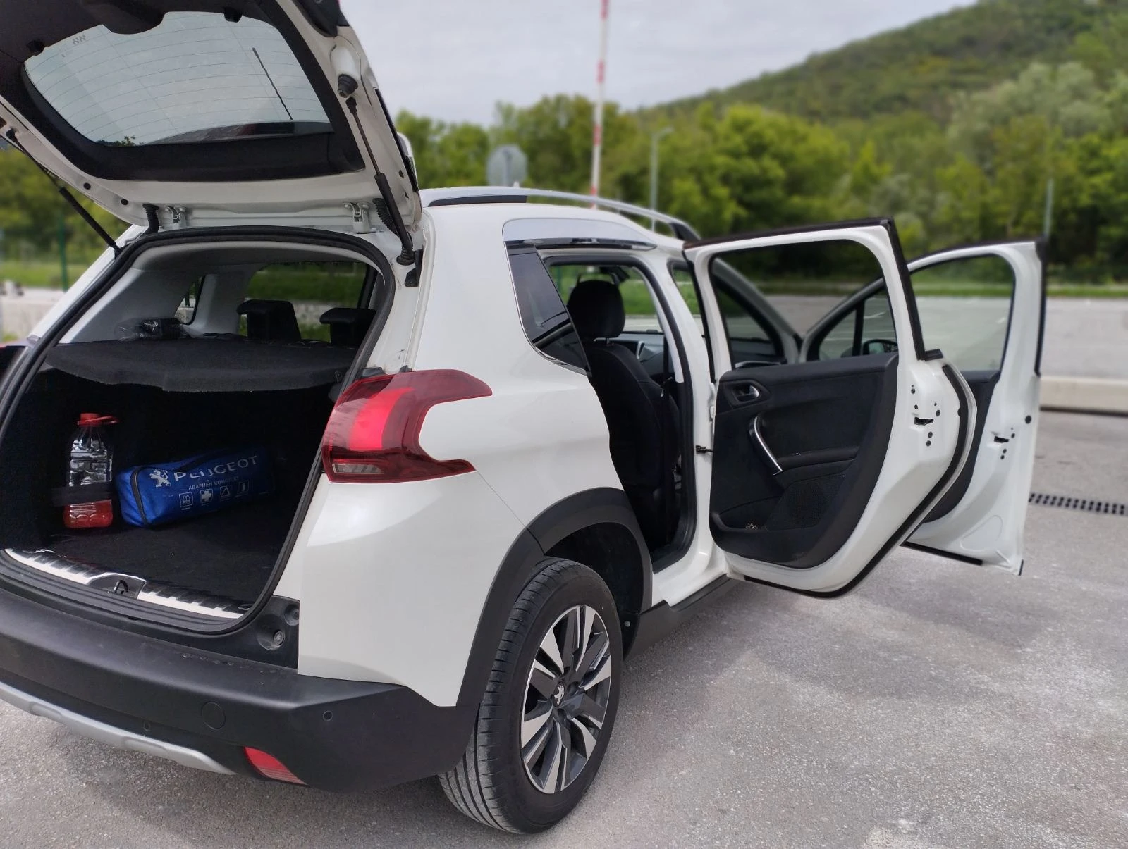 Peugeot 2008 ALLURE 1.2  | Mobile.bg   16