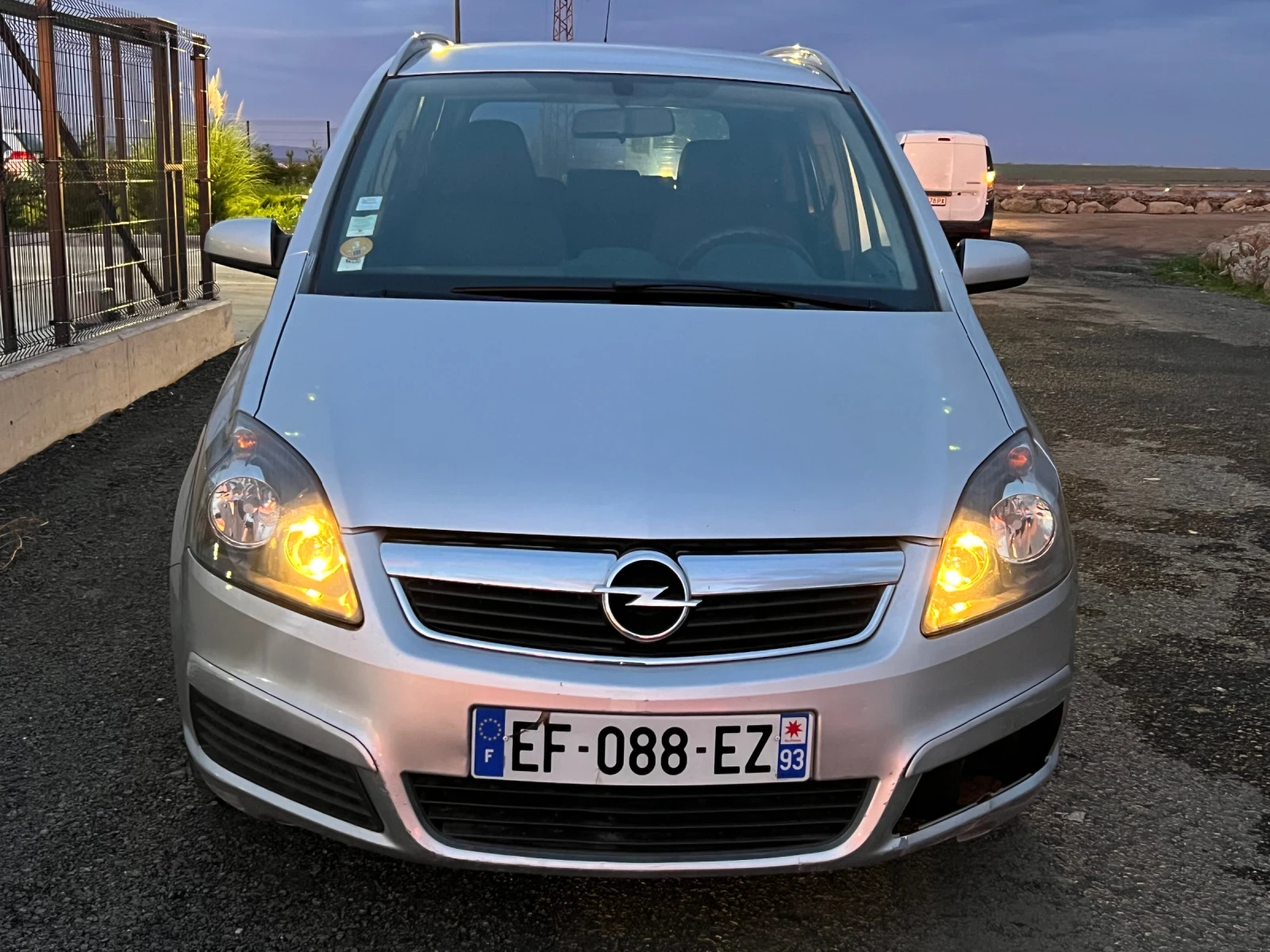 Opel Zafira 1.9 CDTi 100 - изображение 2