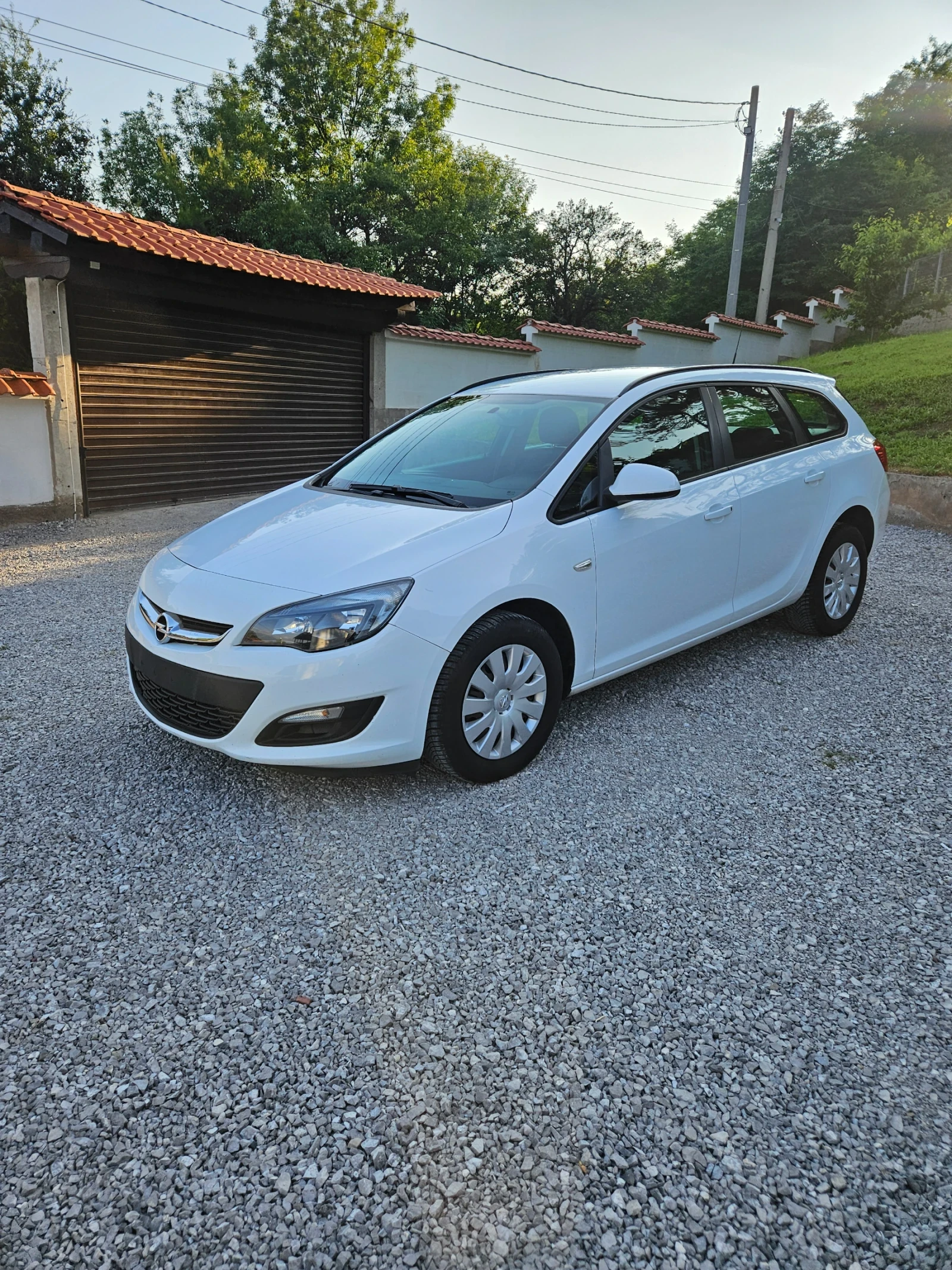 Opel Astra 1.6д  110кс ЕВРО 6 - изображение 2