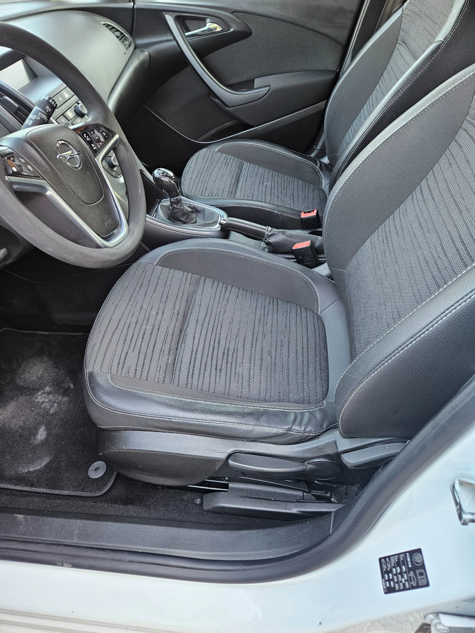 Opel Astra 1.6д  110кс ЕВРО 6 - изображение 8