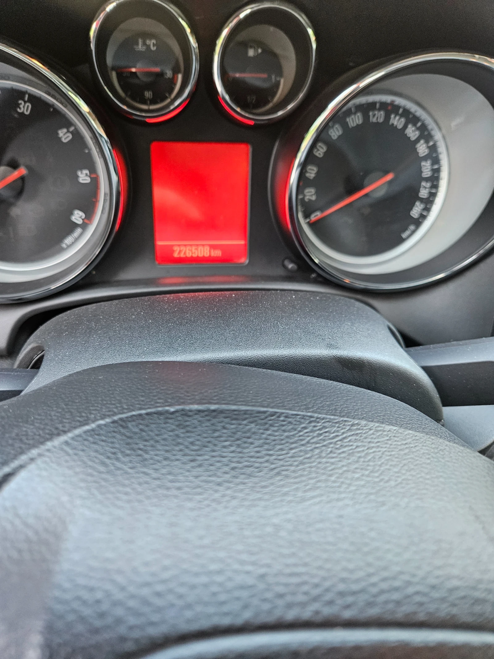 Opel Astra 1.6д  110кс ЕВРО 6 - изображение 7