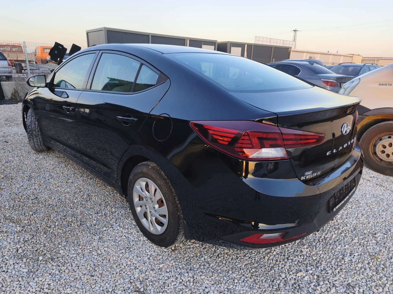 Hyundai Elantra 2.0, снимка 3 - Автомобили и джипове - 53859362