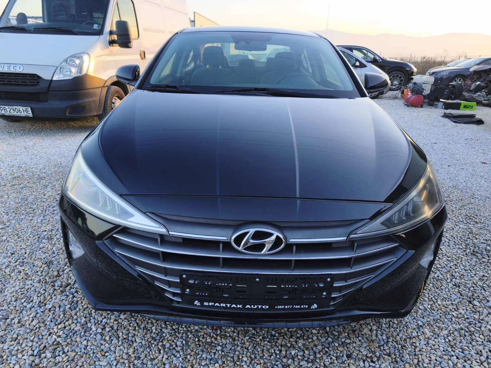 Hyundai Elantra 2.0, снимка 6 - Автомобили и джипове - 53859362