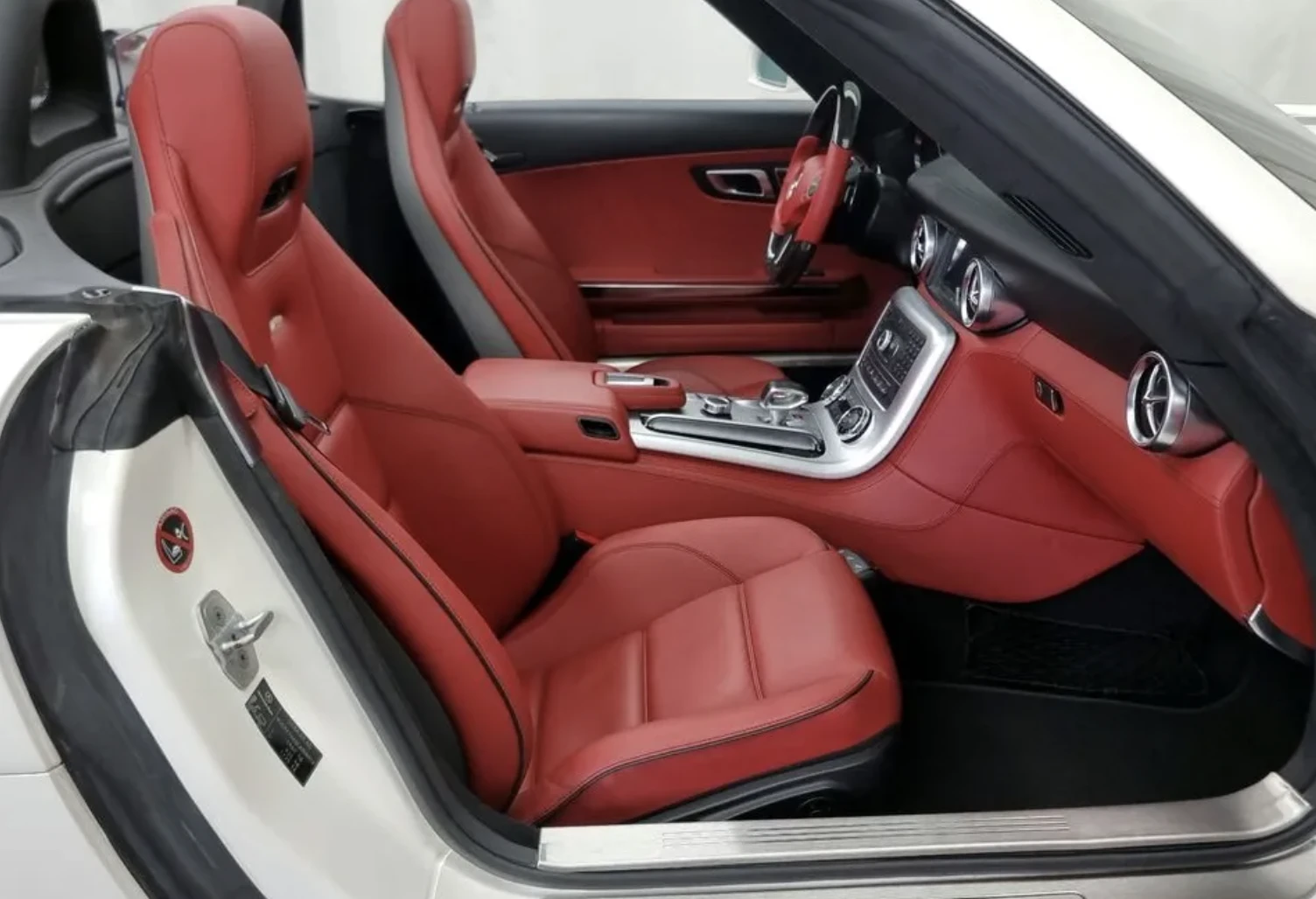 Mercedes-Benz SLS AMG/ЦЕНА БЕЗ АНАЛОГ!, снимка 11 - Автомобили и джипове - 54125647