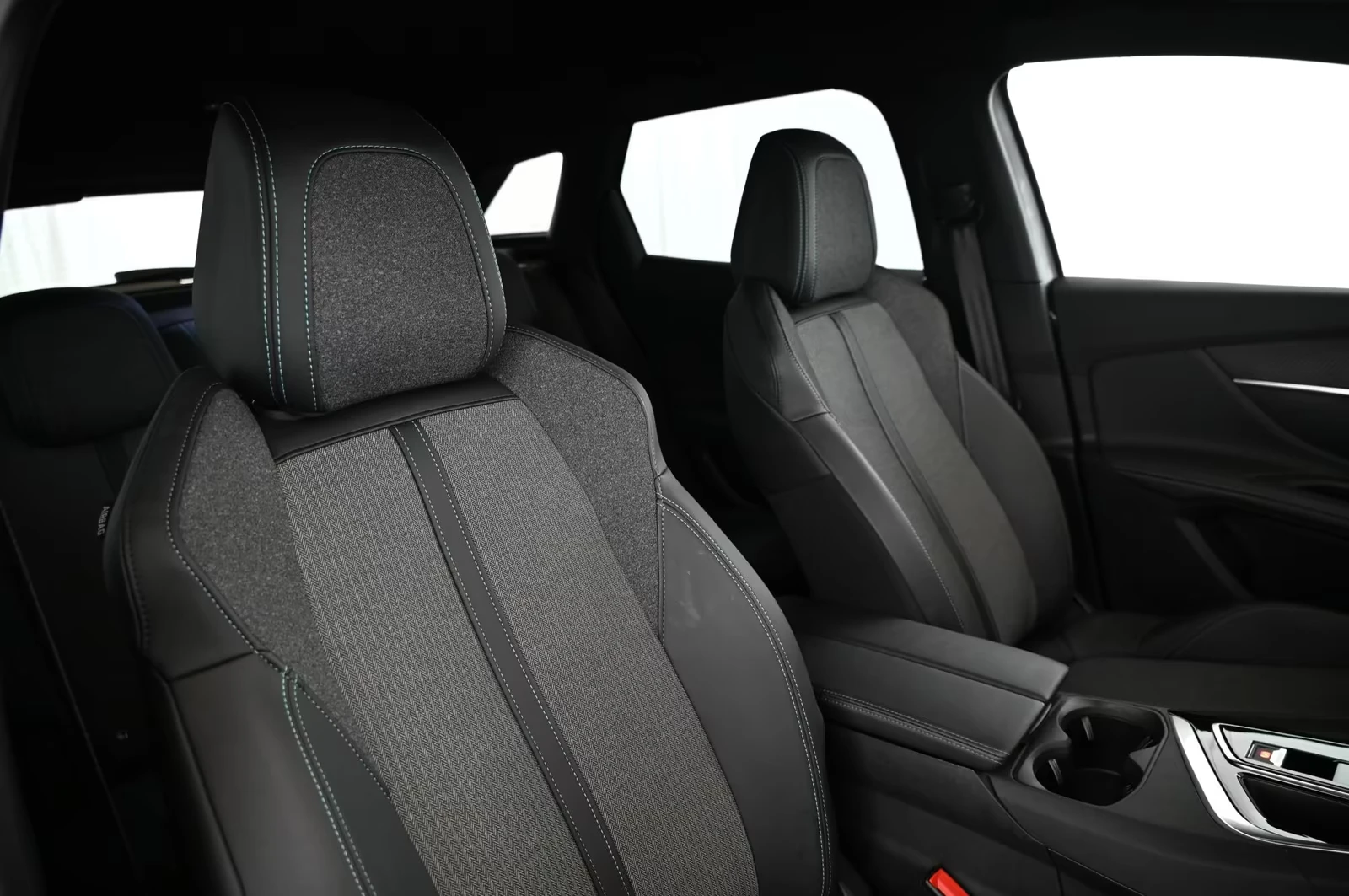 Peugeot 3008 1.6 PHEV/180hp/ALLURE PACK| ��������!| FULL EXTRAS | Mobile.bg � ����������� 12