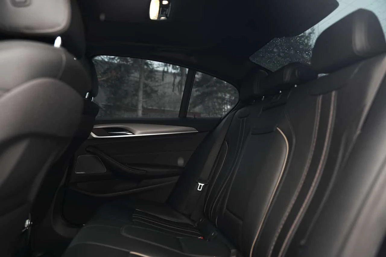BMW 540 xDrive /360/Harman Kardon/M Пакет , снимка 14 - Автомобили и джипове - 54380831
