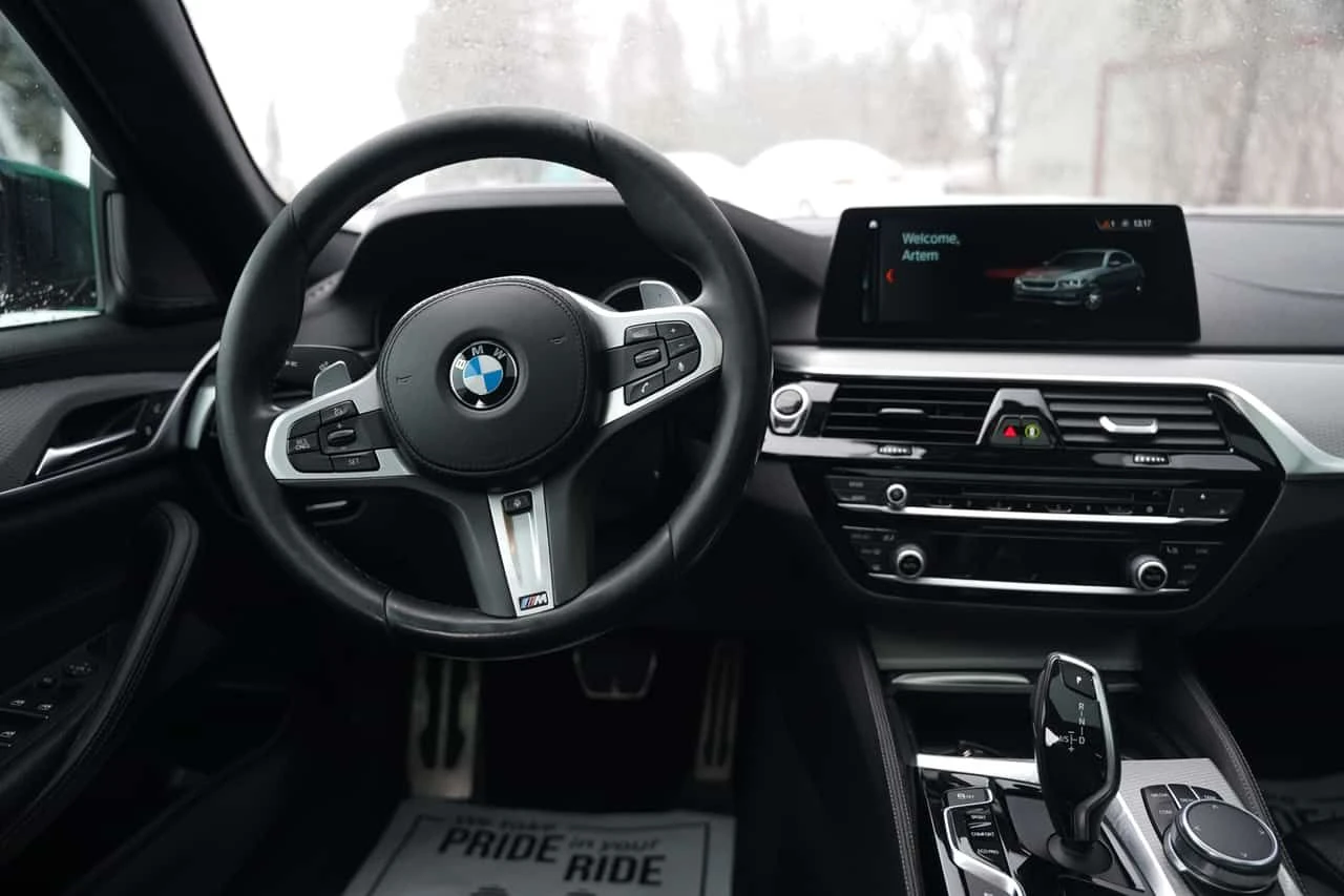 BMW 540 xDrive /360/Harman Kardon/M Пакет , снимка 10 - Автомобили и джипове - 54380831