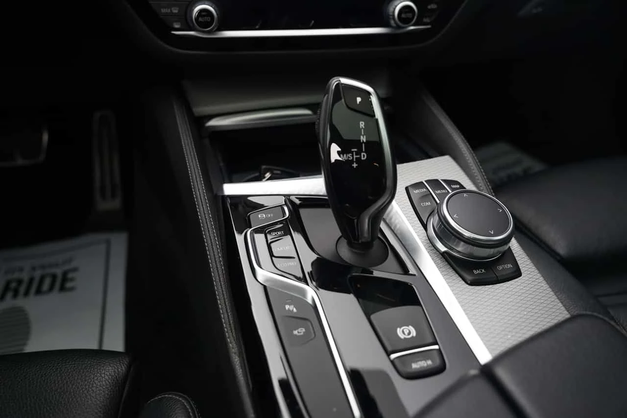 BMW 540 xDrive /360/Harman Kardon/M Пакет , снимка 15 - Автомобили и джипове - 54380831