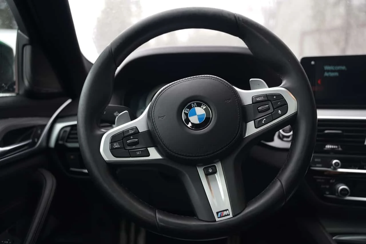 BMW 540 xDrive /360/Harman Kardon/M Пакет , снимка 11 - Автомобили и джипове - 54380831