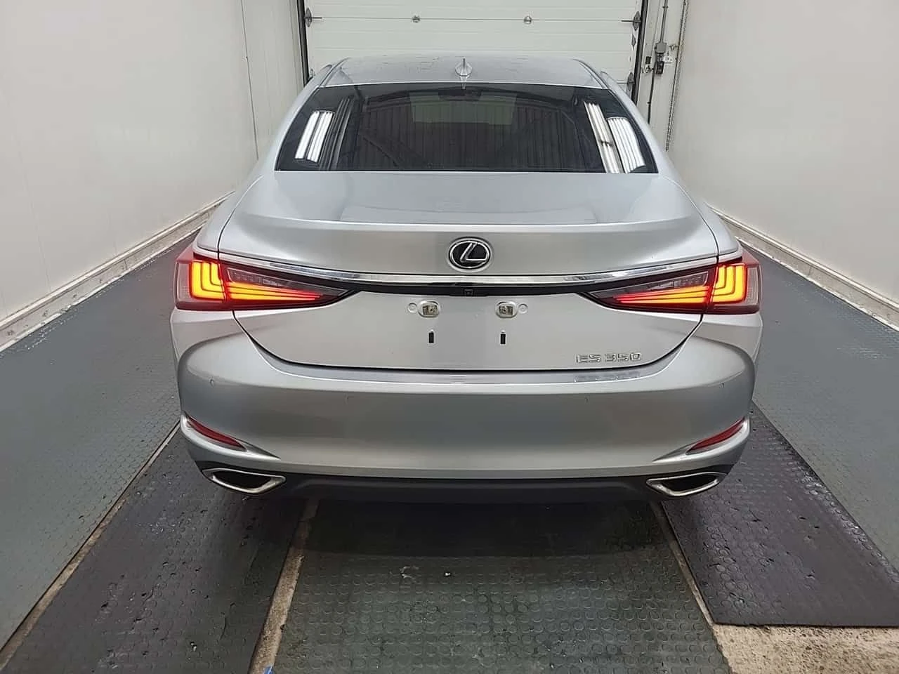 Lexus ES 350 | ПОДГРЕВИ| ОБДУХВАНЕ| ШИБИДАХ| DISTRONIC| CARFAX, снимка 4 - Автомобили и джипове - 54644607