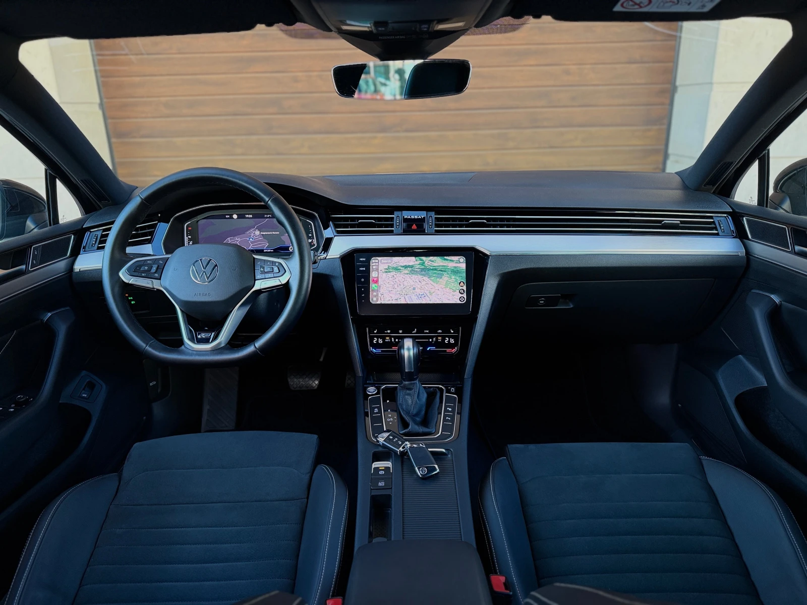 VW Passat 2.0TDI* R-Line* Обслужен Ангренаж* Доказуеми Км* , снимка 7 - Автомобили и джипове - 54773228