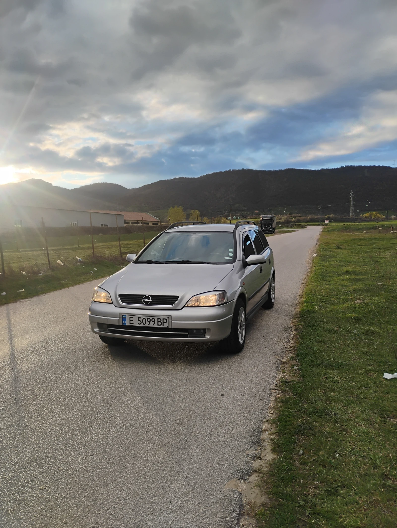 Opel Astra, снимка 4 - Автомобили и джипове - 54812543