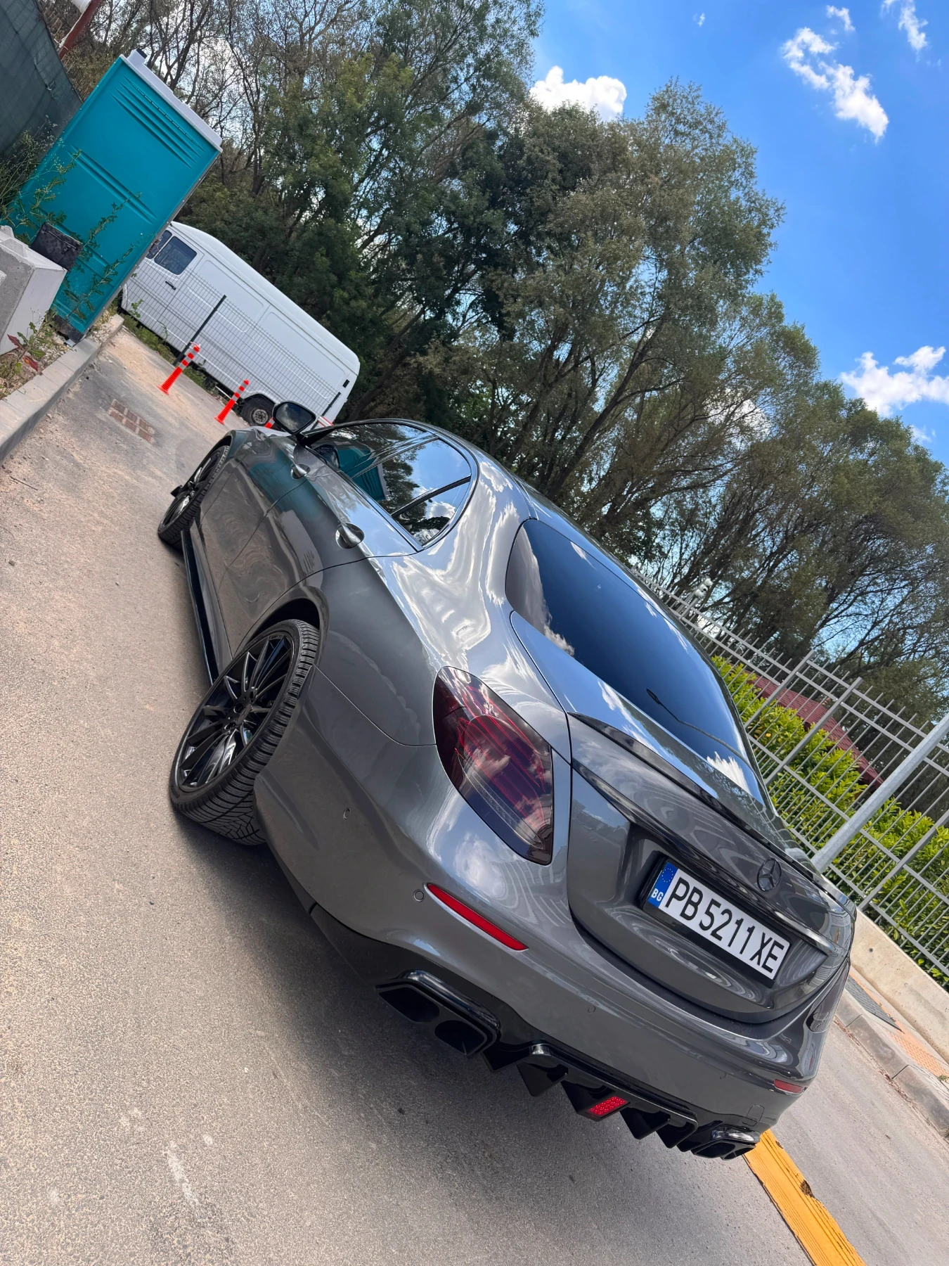 Mercedes-Benz E 220 Brabus optik, 360 Camera, Headup, снимка 5 - Автомобили и джипове - 54934624