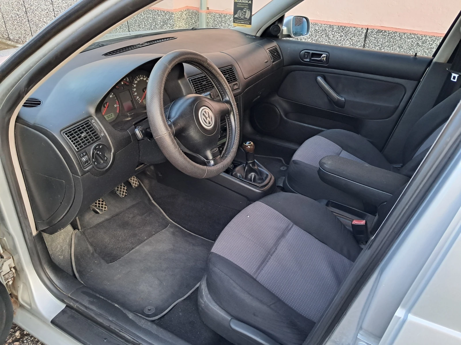 VW Golf 1.9 ТДИ, снимка 6 - Автомобили и джипове - 55188681