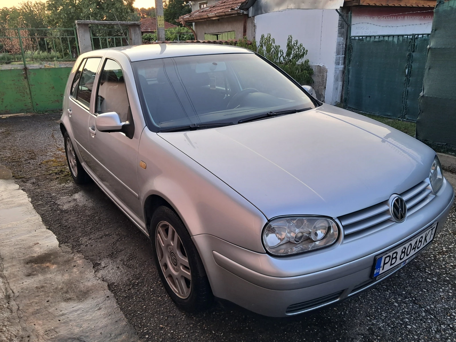 VW Golf 1.9 ТДИ, снимка 3 - Автомобили и джипове - 55188681