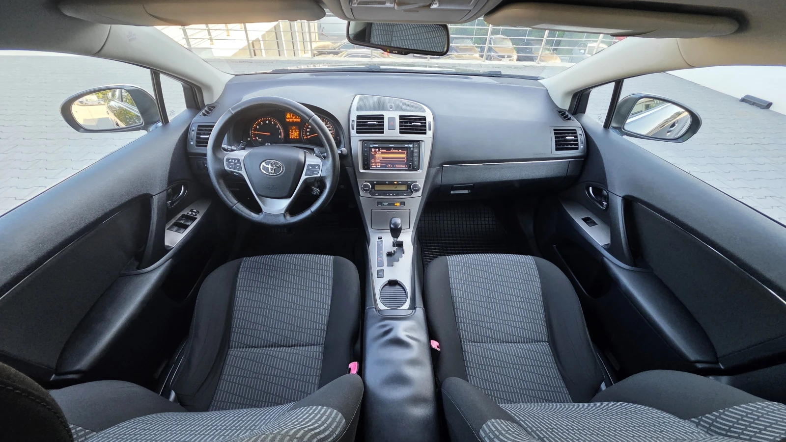 Toyota Avensis ЛИЗИНГ, снимка 13 - Автомобили и джипове - 55470236