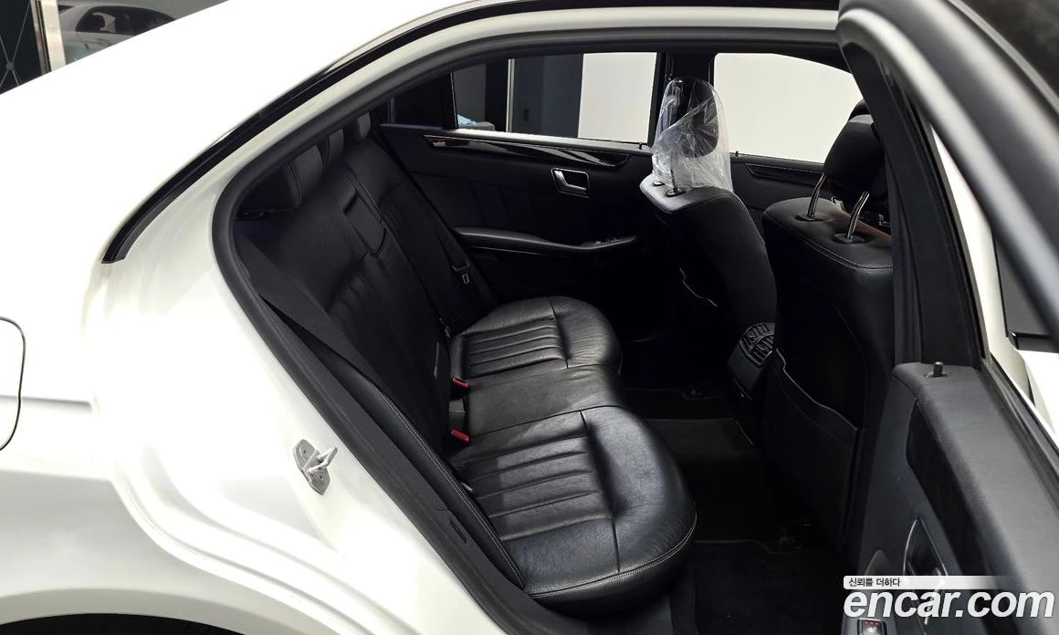 Mercedes-Benz E 220 E220 Bluetec Avantgarde Sport, снимка 11 - Автомобили и джипове - 56122880