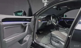 VW Touareg * 3.0 TDI * R Line * HUD * Обдухване * Дистроник *, снимка 10