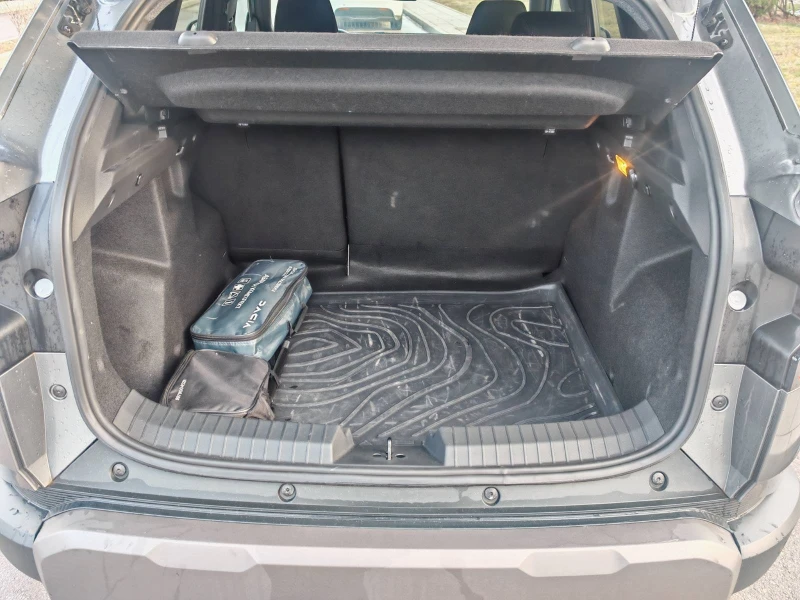 Dacia Duster 2490Евро за получаване, 1.6 Extreme Full Hybrid140, снимка 10 - Автомобили и джипове - 53117853