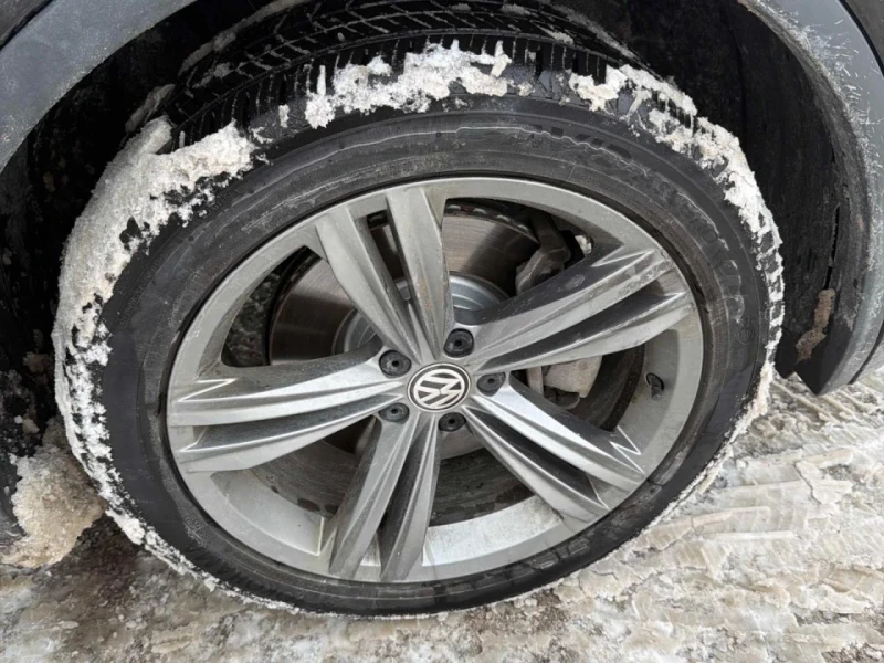 VW Tiguan Highline* Pano* 360view* Подгрев* Keyless Entry* , снимка 6 - Автомобили и джипове - 53502599