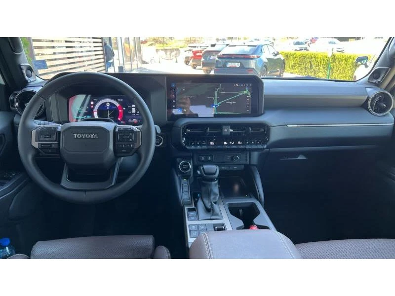 Toyota Land cruiser 2.8D Luxury, снимка 11 - Автомобили и джипове - 54119734