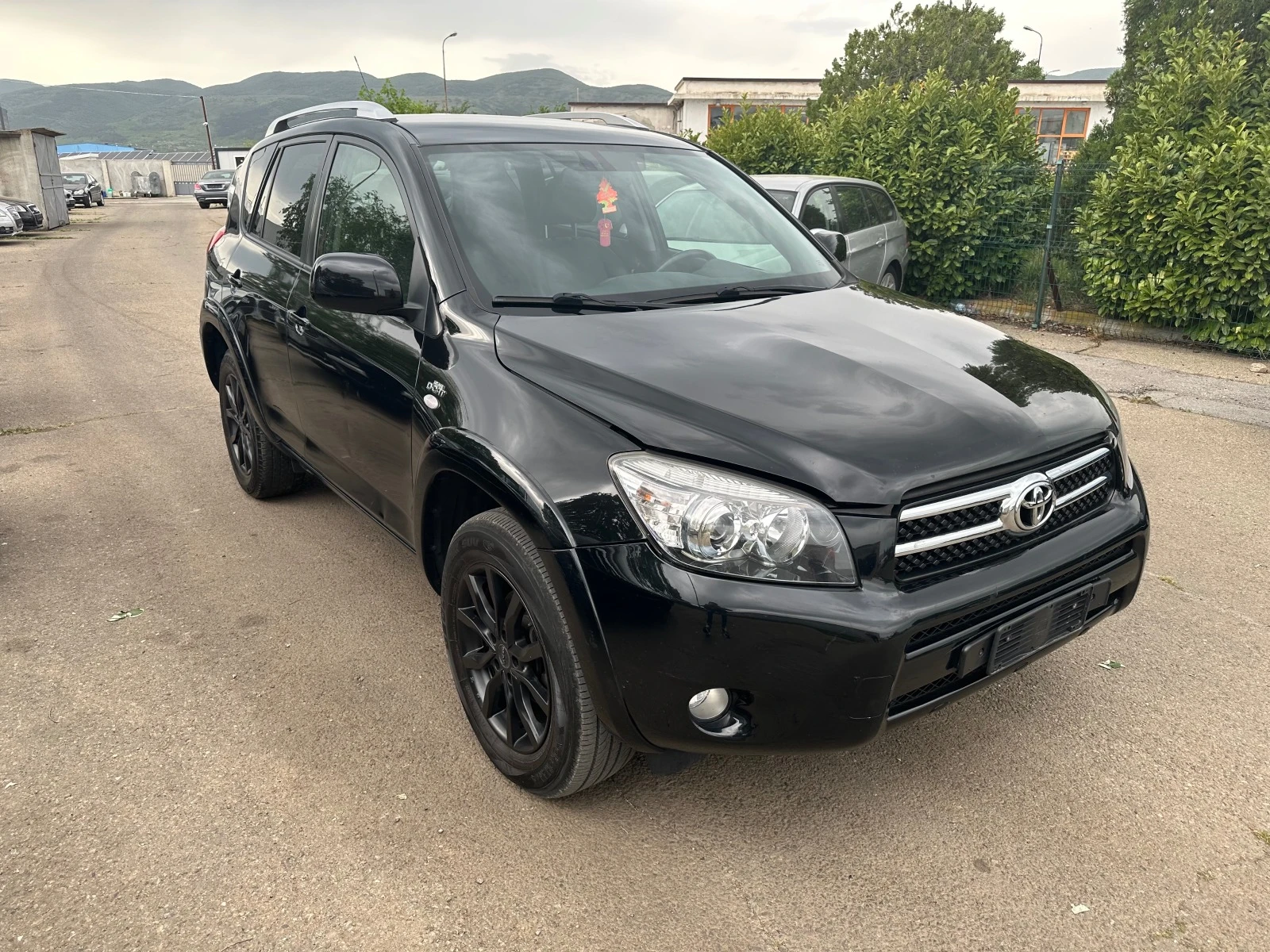 Toyota Rav4 2.2D - изображение 4