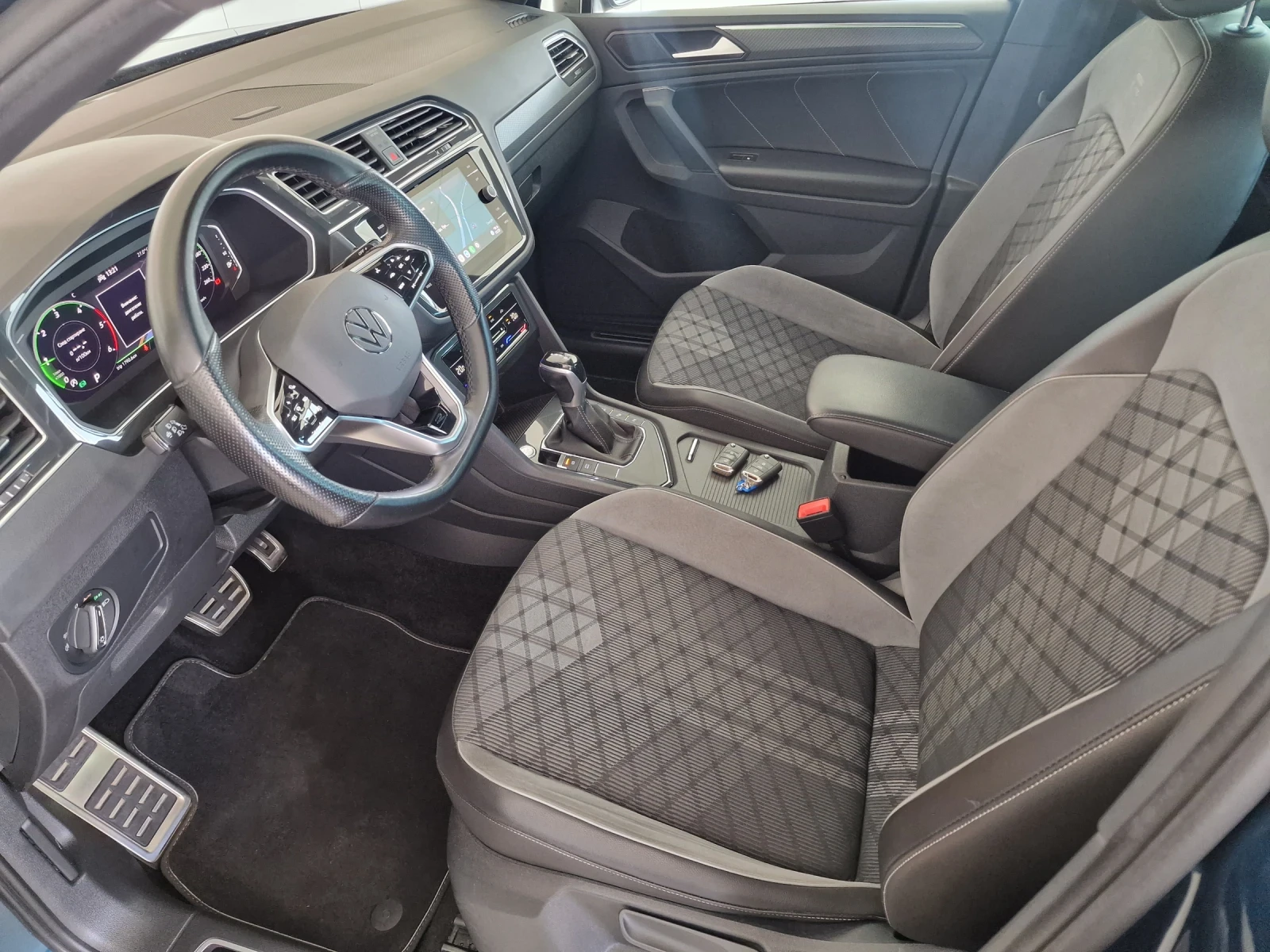 VW Tiguan R-LINE 2.0 150кс. - изображение 10