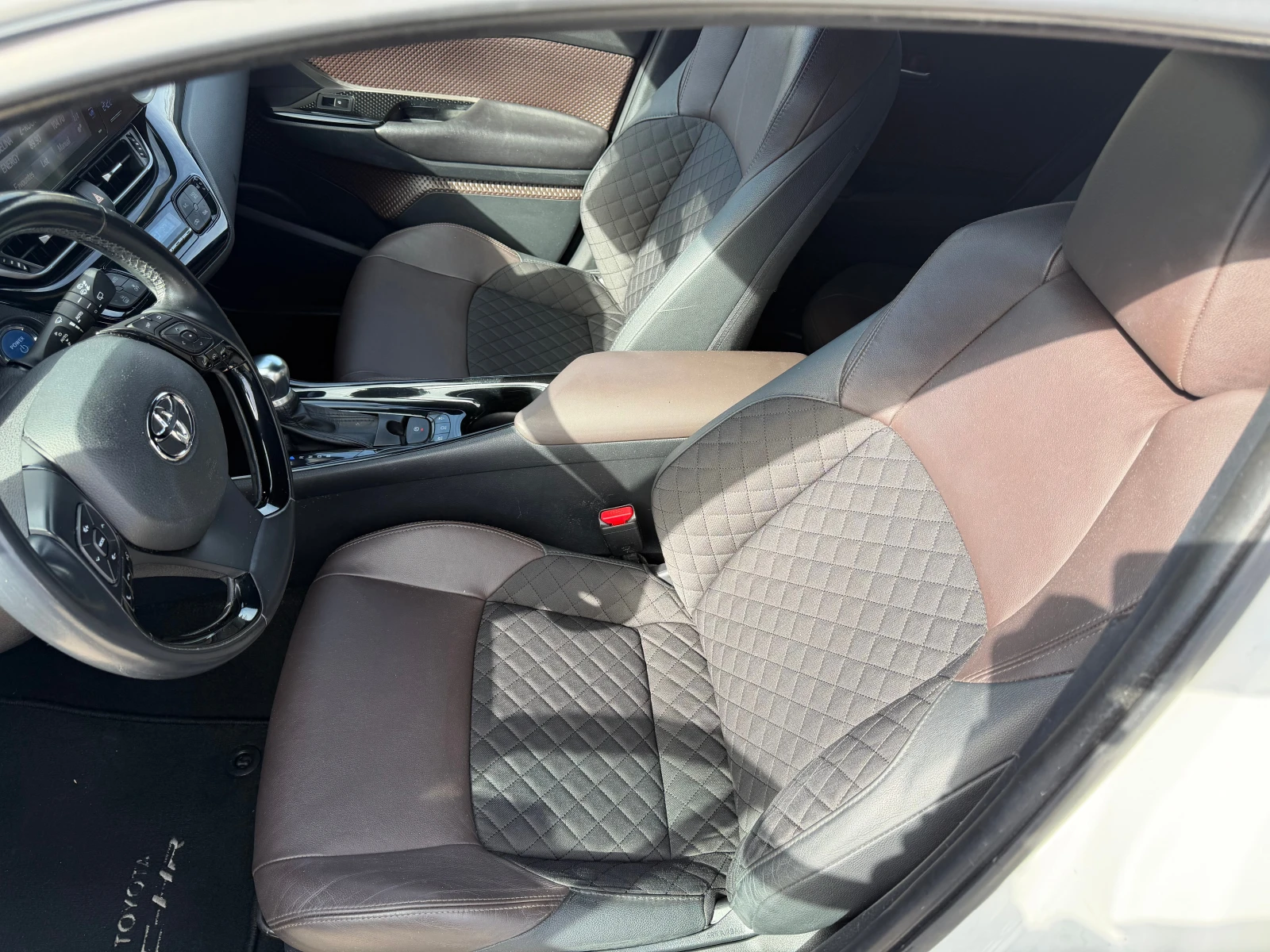 Toyota C-HR 1.8h 122к.с Кожа Luxury FULL Гаранция  - изображение 8