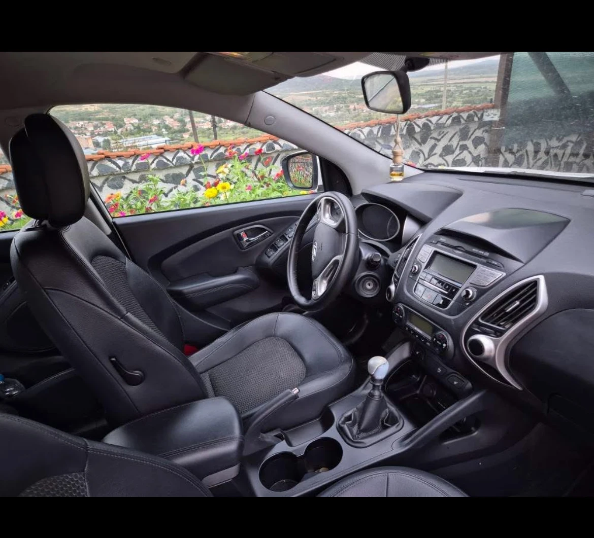 Hyundai IX35, снимка 4 - Автомобили и джипове - 53728475