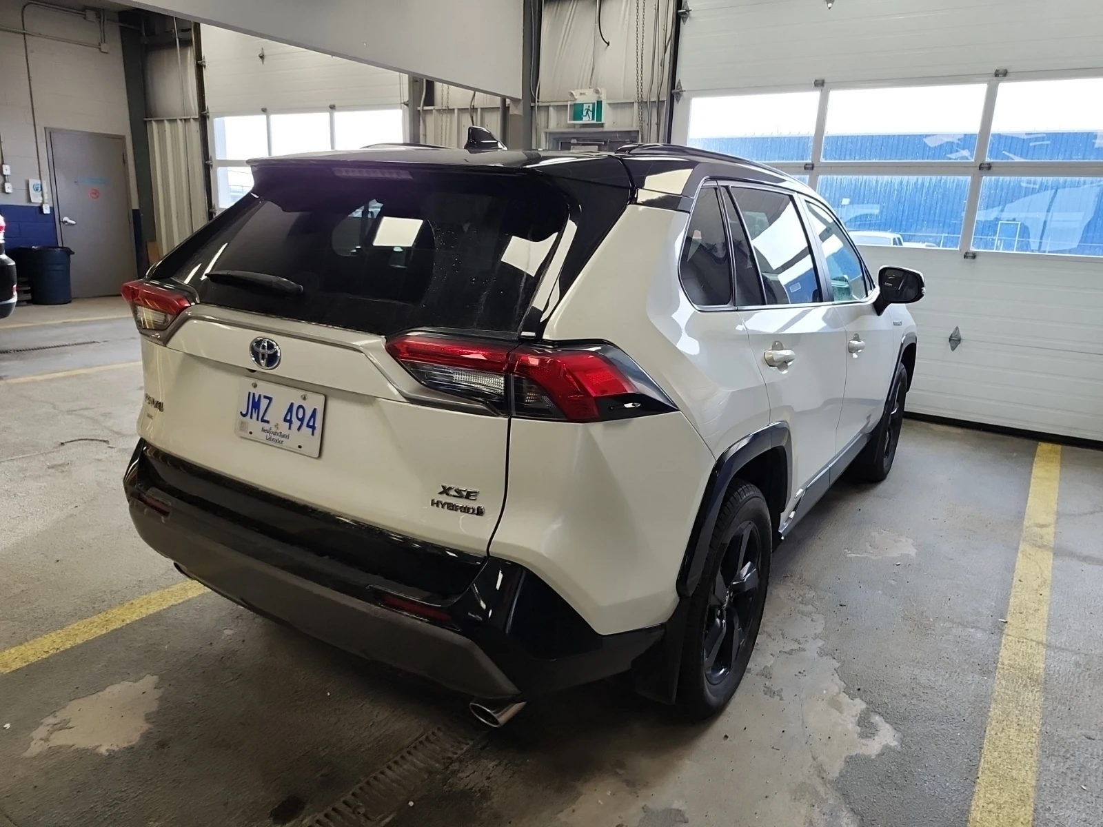 Toyota Rav4 HYBRID XSE * * CARFAX * * АВТО КРЕДИТ * * , снимка 3 - Автомобили и джипове - 53912671