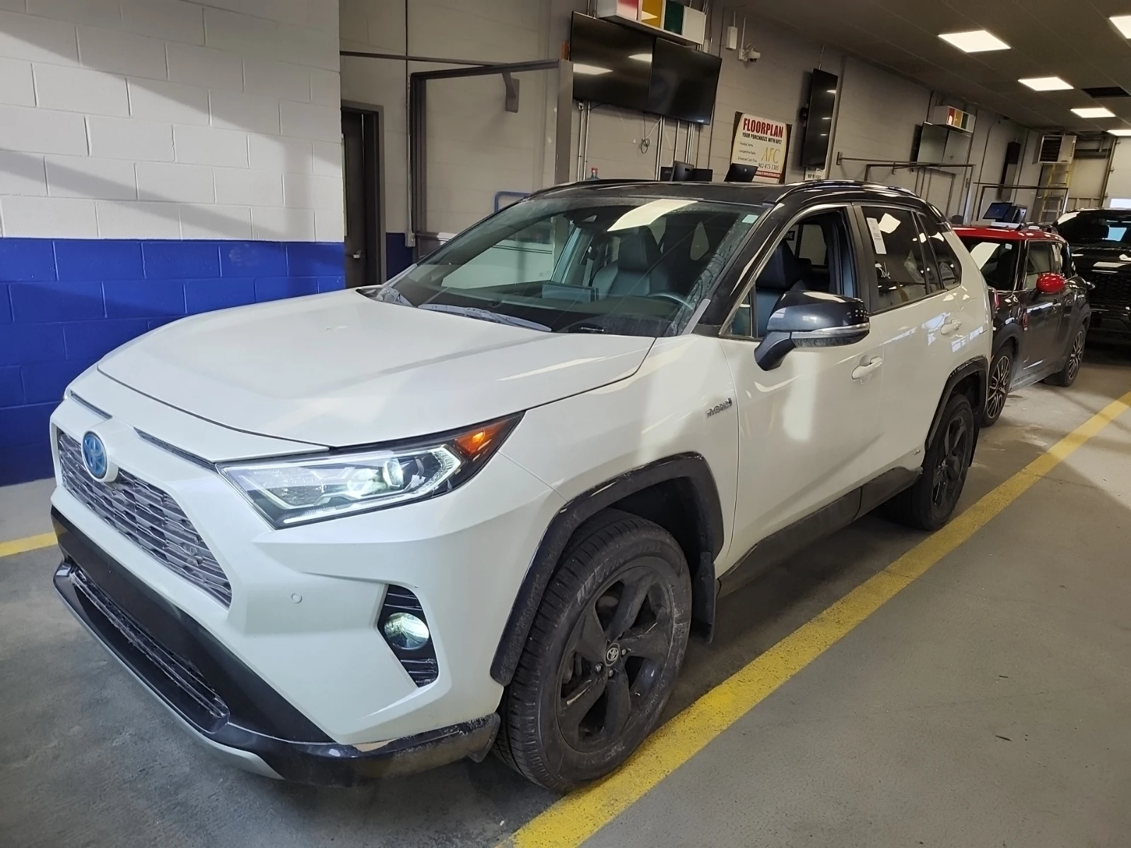 Toyota Rav4 HYBRID XSE * * CARFAX * * АВТО КРЕДИТ * * 