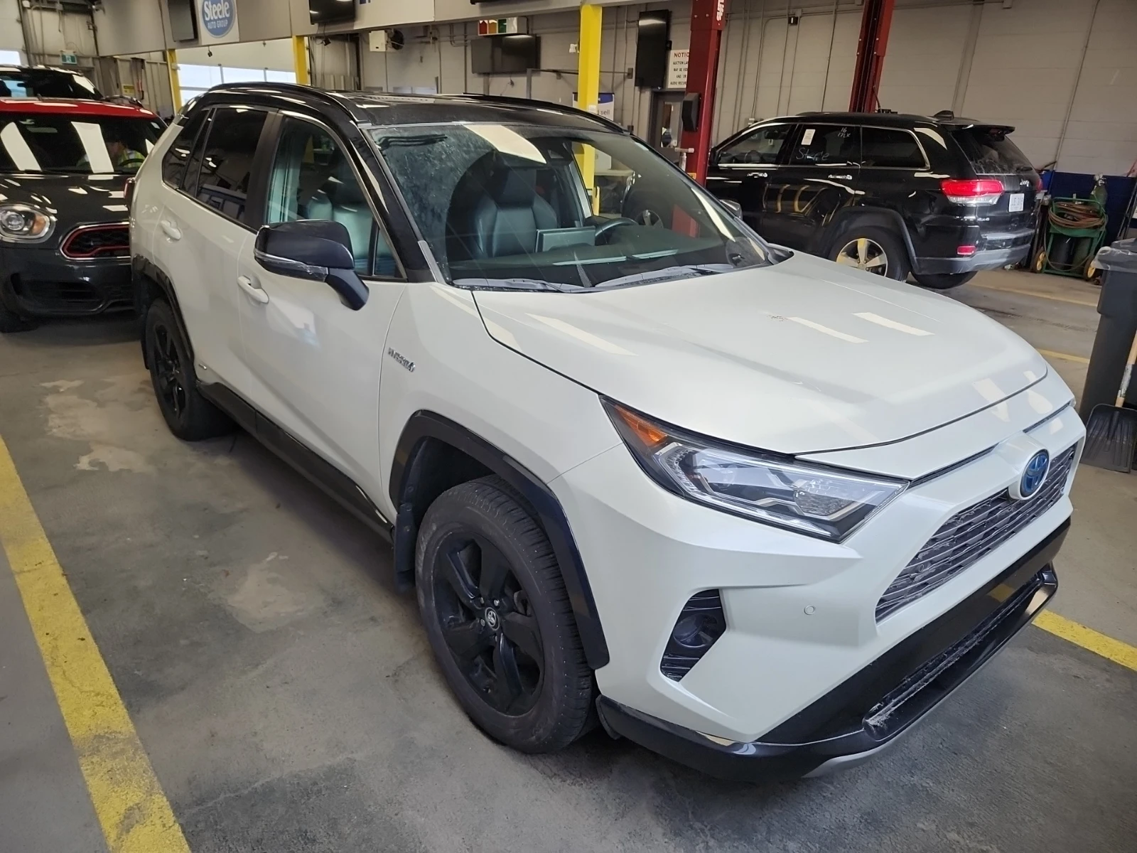 Toyota Rav4 HYBRID XSE * * CARFAX * * АВТО КРЕДИТ * * , снимка 2 - Автомобили и джипове - 53912671