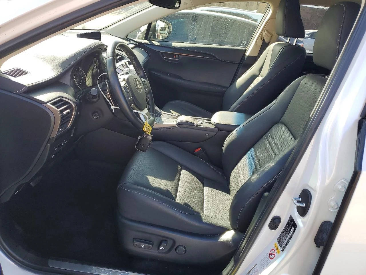 Lexus NX 300 * КОЖА* ПОДГРЕВ* ШИБИДАХ* NAVI* LED* КРАЙНА ЦЕНА* , снимка 7 - Автомобили и джипове - 53936479