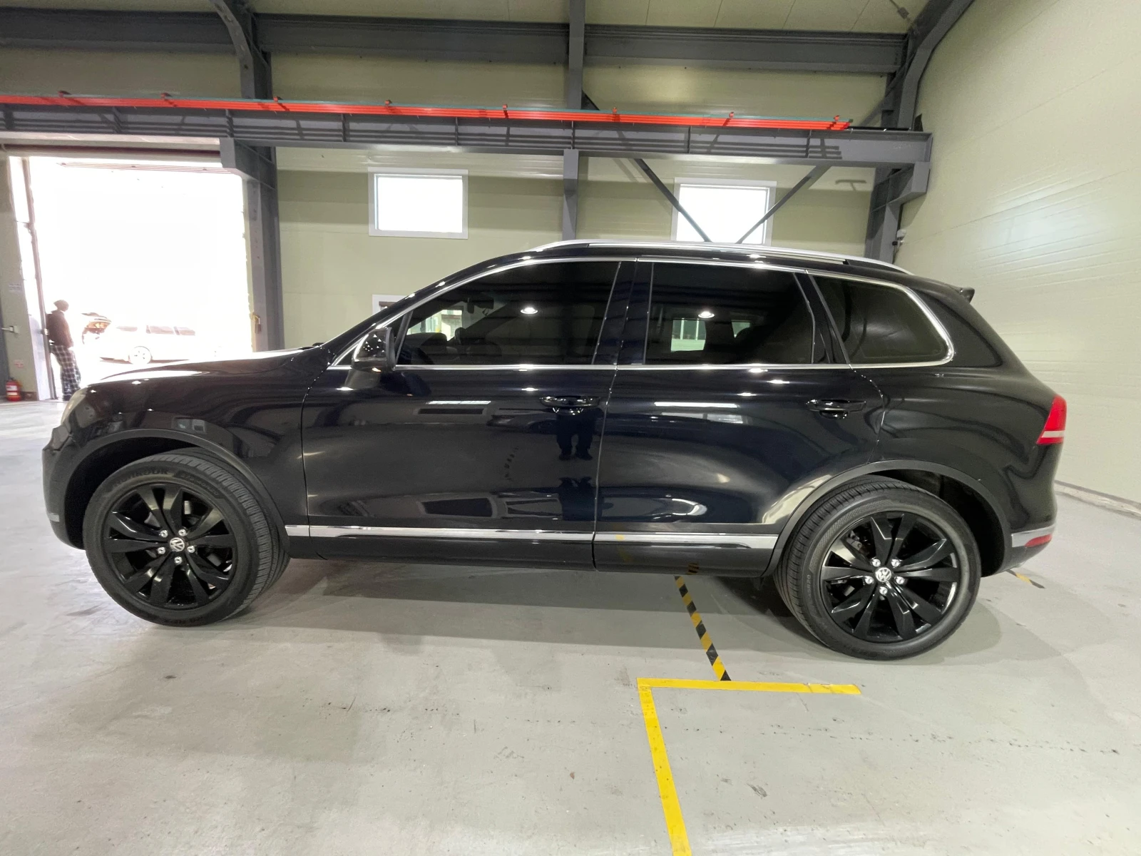 VW Touareg 3.0TDI 4motin ! Exclusive ! FaceLift !, снимка 4 - Автомобили и джипове - 54139575